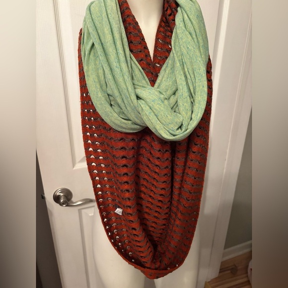 2 infinity scarves Echo - Picture 1 of 11